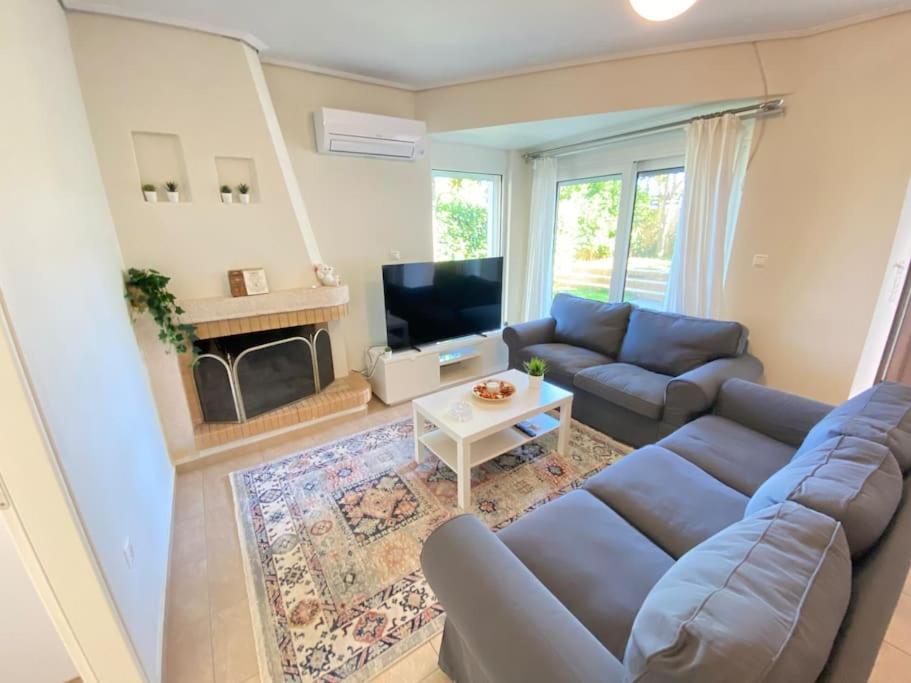 Cozy 2 Room Apartment With Garden Near Athens Air-Port Artemida  Esterno foto
