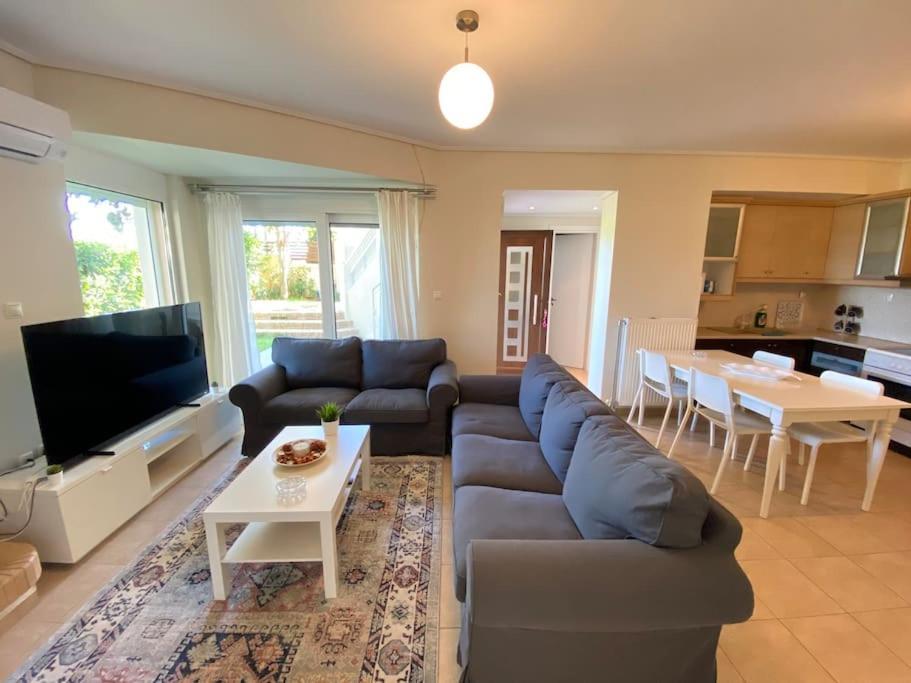 Cozy 2 Room Apartment With Garden Near Athens Air-Port Artemida  Esterno foto