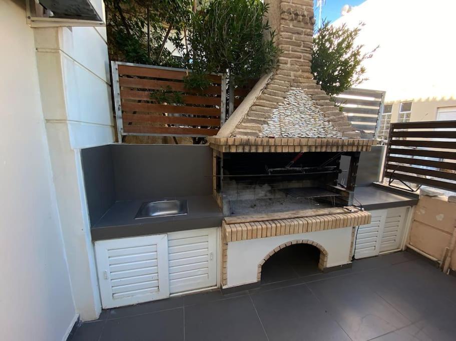 Cozy 2 Room Apartment With Garden Near Athens Air-Port Artemida  Esterno foto