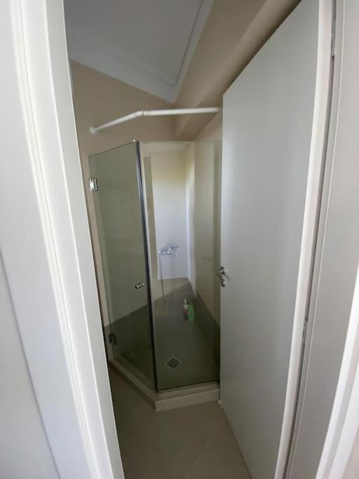 Cozy 2 Room Apartment With Garden Near Athens Air-Port Artemida  Esterno foto